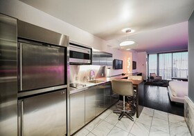 Palms Place by Strip View Suites