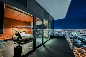 Palms Place by Strip View Suites