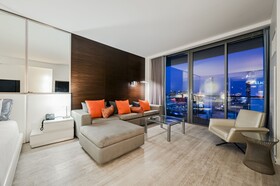 Palms Place by Strip View Suites