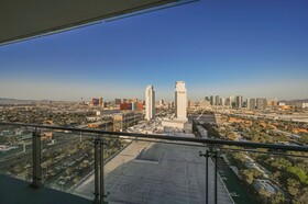 Palms Place by Strip View Suites