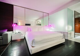 Palms Place by Strip View Suites