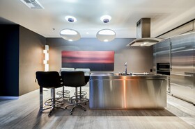 Palms Place by Strip View Suites