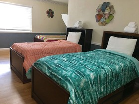 Traveler's Bed & Breakfast Hostel