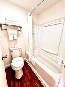 Howard Johnson by Wyndham Reno Downtown