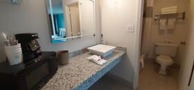 Howard Johnson by Wyndham Reno Downtown