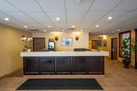 Silverland Inn & Suite