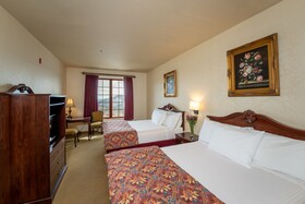 Silverland Inn & Suite