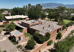 Loba Luna Bed & Breakfast