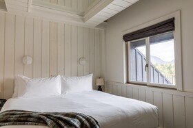 Scribner's Catskill Lodge