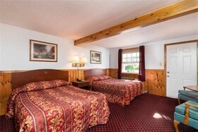 Covered Bridge River View Lodge