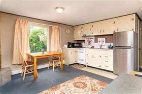 Covered Bridge River View Lodge