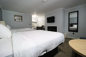 Travelodge by Wyndham Lincoln Near White Mountain