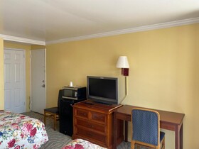 Downbeach Inn