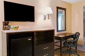 Travelodge by Wyndham Bellmawr