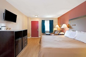 Travelodge by Wyndham Bellmawr