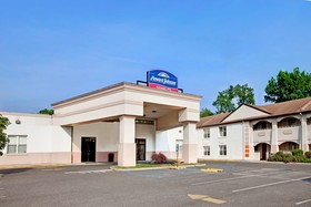 Travelodge by Wyndham Bellmawr