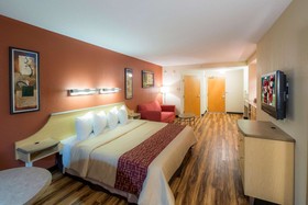 Red Roof Inn & Suites Philadelphia - Bellmawr