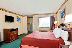 Howard Johnson by Wyndham Blackwood Near Philadelphia