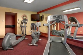 HomeTowne Studios by Red Roof Bordentown - McGuire AFB