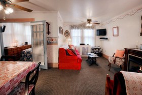 Antoinette's Apartments & Suites