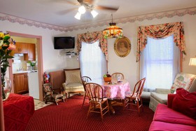 Antoinette's Apartments & Suites
