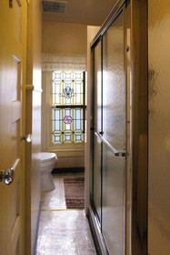 Antoinette's Apartments & Suites