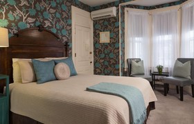 Carroll Villa Hotel