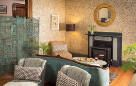Carroll Villa Hotel