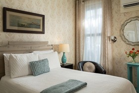 Carroll Villa Hotel
