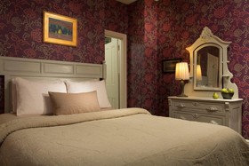 Carroll Villa Hotel