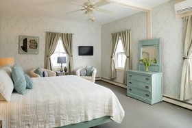 Carroll Villa Hotel