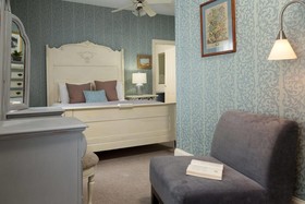 Carroll Villa Hotel