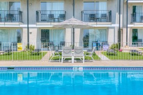 Periwinkle Inn