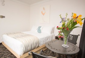 Periwinkle Inn