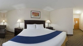 Holiday Inn Express Hotel & Suites Carneys Point