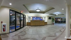 Holiday Inn Express Hotel & Suites Carneys Point