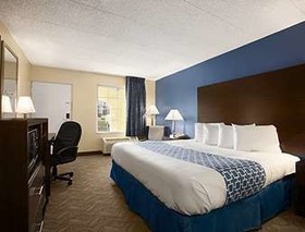 Days Inn & Suites by Wyndham Cherry Hill - Philadelphia