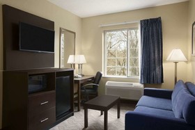 Days Inn & Suites by Wyndham Cherry Hill - Philadelphia