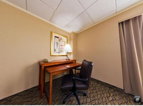 Holiday Inn Clark - Newark Area