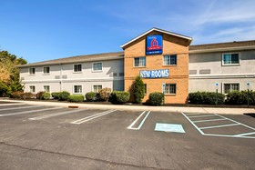 Studio 6 East Brunswick