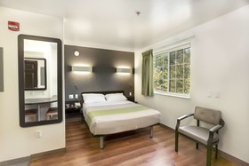 Studio 6 East Brunswick