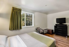 Studio 6 East Brunswick