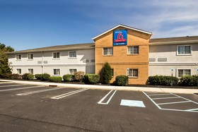 Studio 6 East Brunswick