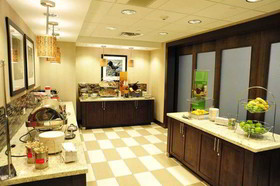 Hampton Inn & Suites Robbinsville