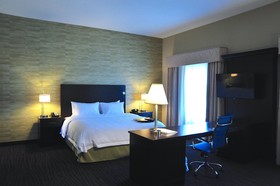 Hampton Inn & Suites Robbinsville