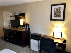 E Hotel Banquet & Conference Center
