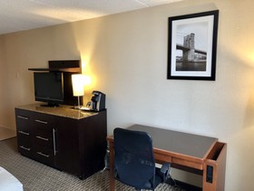 E Hotel Banquet & Conference Center