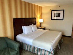 E Hotel Banquet & Conference Center