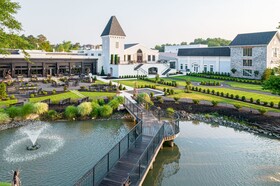 Château Renault at Renault Winery & Resort!