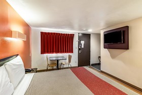 Motel 6 Elizabeth - Newark Liberty International Airport